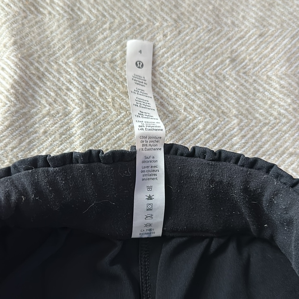 Lululemon short sleeve tee and joggers lot size 4 - Picture 6 of 16